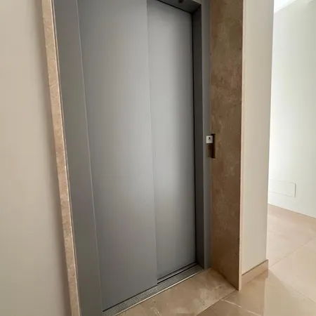 Novimo Comfort With Elevator And Secure Privat Parking Space *