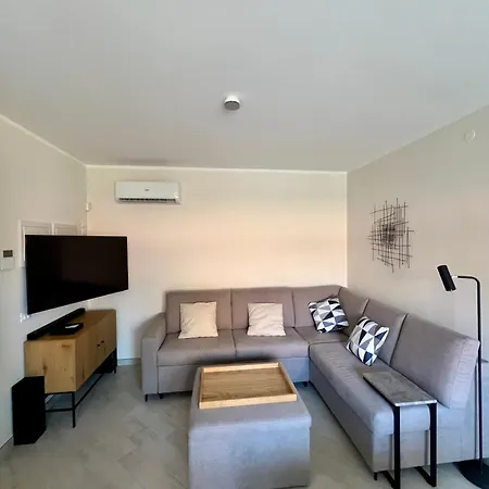 Novimo Comfort With Elevator And Secure Privat Parking Space *