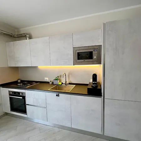 Апартаменты Novimo Comfort With Elevator & Secure Privat Parking Терразини