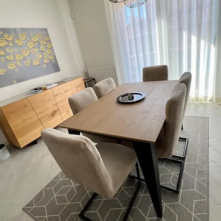 Novimo Comfort With Elevator & Secure Privat Parking Апартаменты Терразини