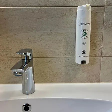 Novimo Comfort With Elevator & Secure Privat Parking Апартаменты *