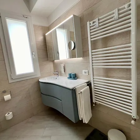 Novimo Comfort With Elevator & Secure Privat Parking Апартаменты Терразини